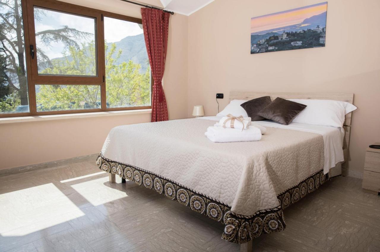Divino Bistrot E Relais Hotel Lenola Luaran gambar
